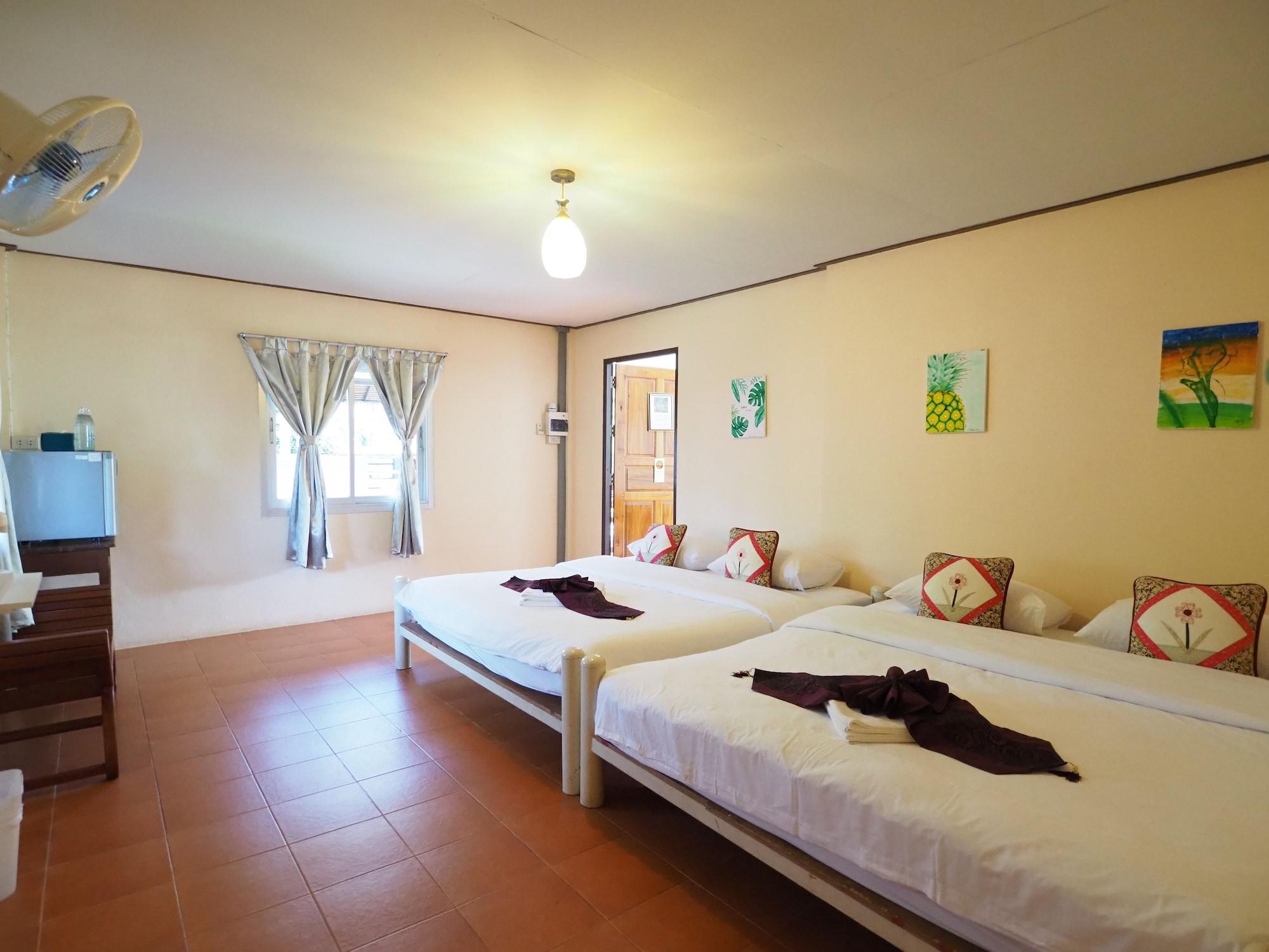 Baan Pun Sook Resort Pantai Chao Lao Bagian luar foto