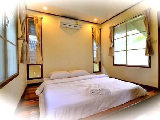 Baan Pun Sook Resort Pantai Chao Lao Bagian luar foto
