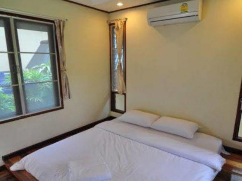 Baan Pun Sook Resort Pantai Chao Lao Bagian luar foto