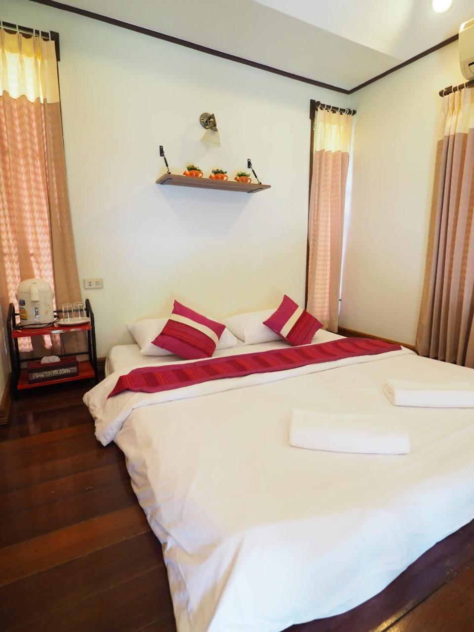Baan Pun Sook Resort Pantai Chao Lao Bagian luar foto