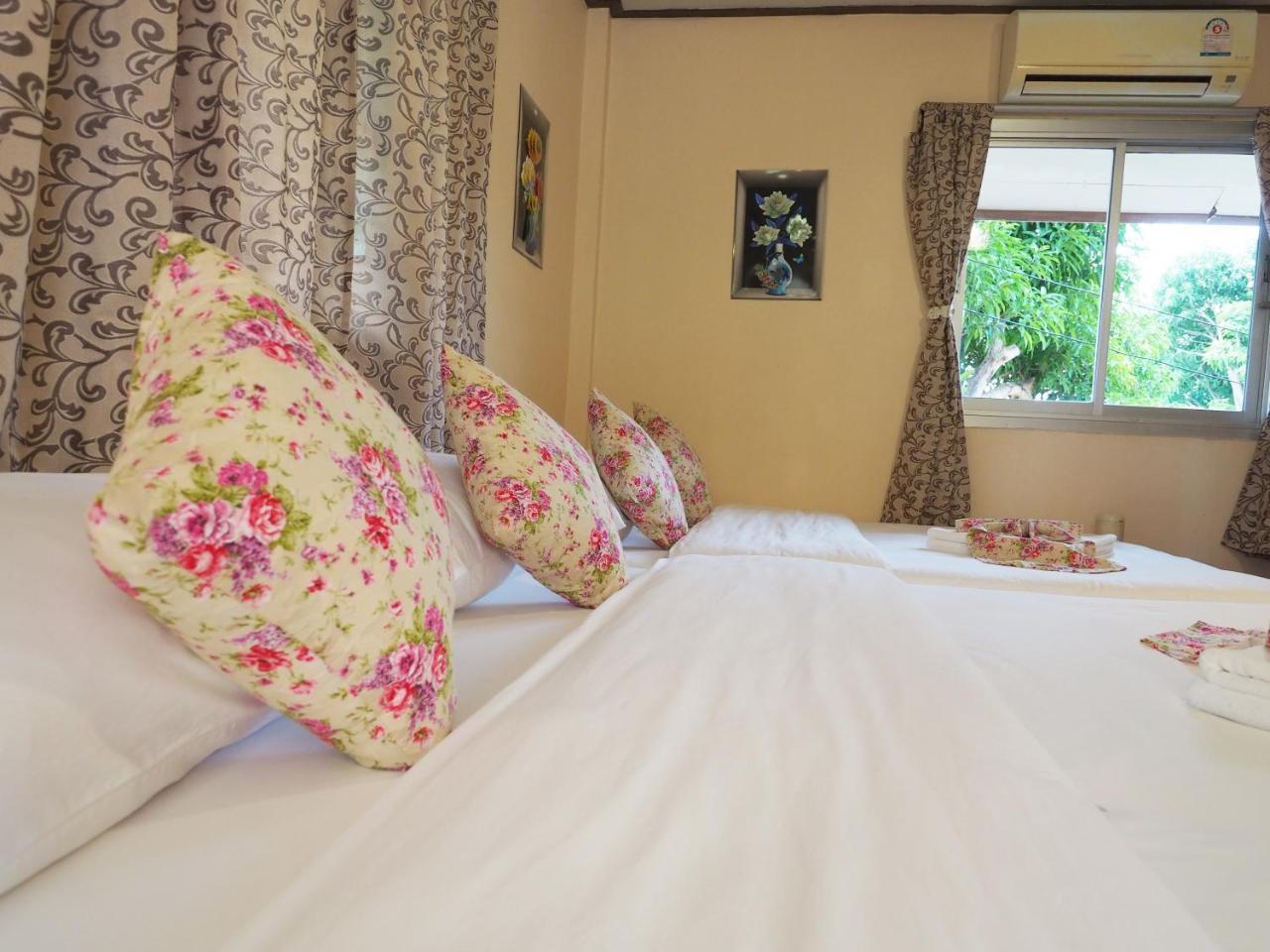 Baan Pun Sook Resort Pantai Chao Lao Bagian luar foto