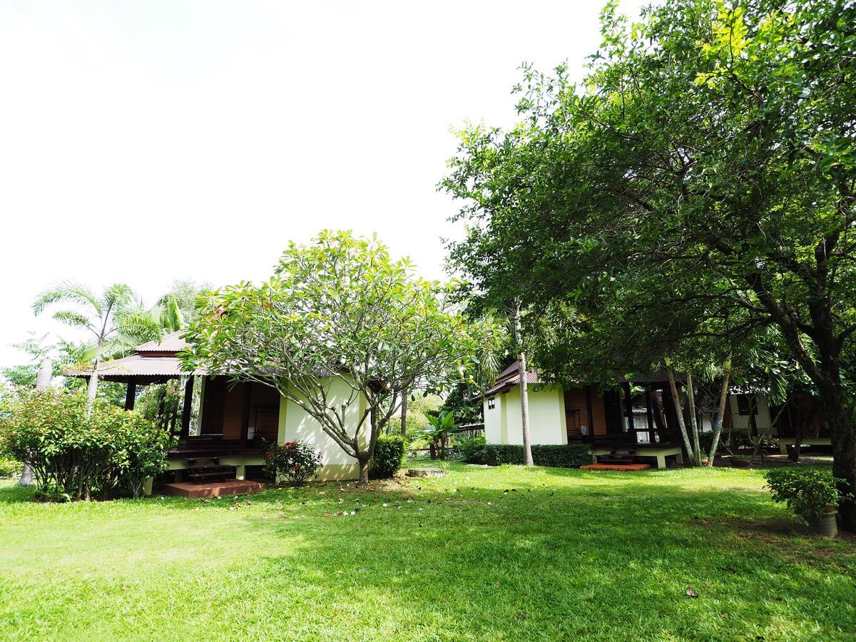 Baan Pun Sook Resort Pantai Chao Lao Bagian luar foto